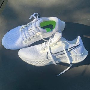 Nike Air Zoom Pegasus. Size 9.5 (Mens).